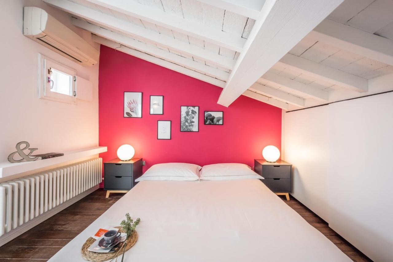 Emilia Suite Urban Modena Buitenkant foto